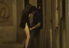 Jessica allein dicke titten free porn zu Hause fickt ihre Löcher mit Phallus