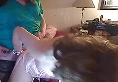Hispanic Girl schluckt einen Schwanz ohne peinliche x hamster's free porn videos Kamera
