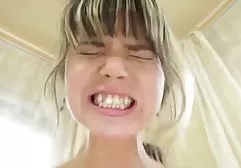 Erotischer free jung teen porn Bauchtanz und rasierte Muschi