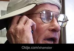 Shemales zeigen einander Körper redtupe free porn