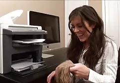Pretty dicke frauen porn Kitty lutscht sanft einen Schwanz