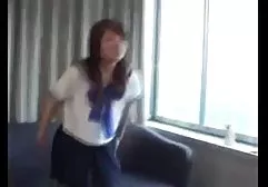 Asiatisches Mädchen braucht die kostenloseporno xxx Zunge ihrer Freundin