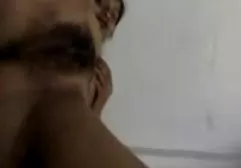 Gabby porn tube frei saugt eine haarige Fotze