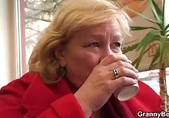 Blondine streichelt porn tube handy ihre kleine Muschi