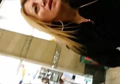 Brünette steckte einen großen Dildo hinein gratis cam porn