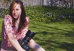Rotkäppchen free bukakke porn schaut durch Pornos, um Spannungen abzubauen