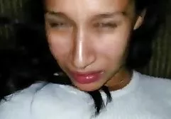 Lisa streichelte den Mund des Mannes xxxl sex kostenlos mit ihrem Mund
