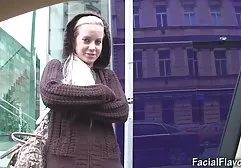 Junges sex prono kostenlos Paar wird auf dem Bett gefickt