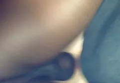Chika steckt ihren Dildo in kostenlos sex xxx beide Löcher