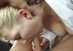 Blonde neckende Muschi durch kostenlose deutsche xxx filme Strumpfhosen