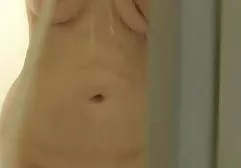 Reifer best pornos free Brunette leckt Eier