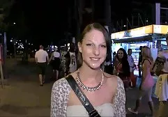 Wunderschönes dicke frauen free porn Mädchen namens Leni masturbiert Dildo