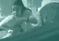 Brünette Handjob free xxx anime video im Badezimmer